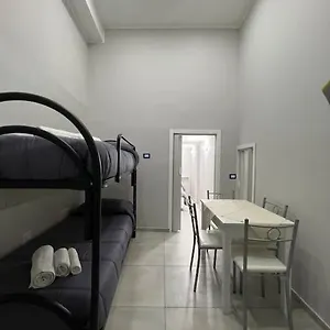 Casa Nennella 2 , Nápoles Italia
